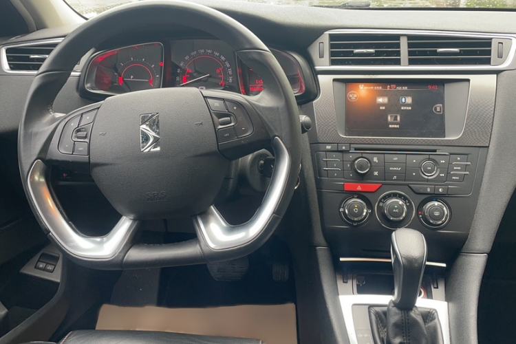 Used DS 4S 2016 1.6T Automatic Ruidong Version THP160 Interior 1