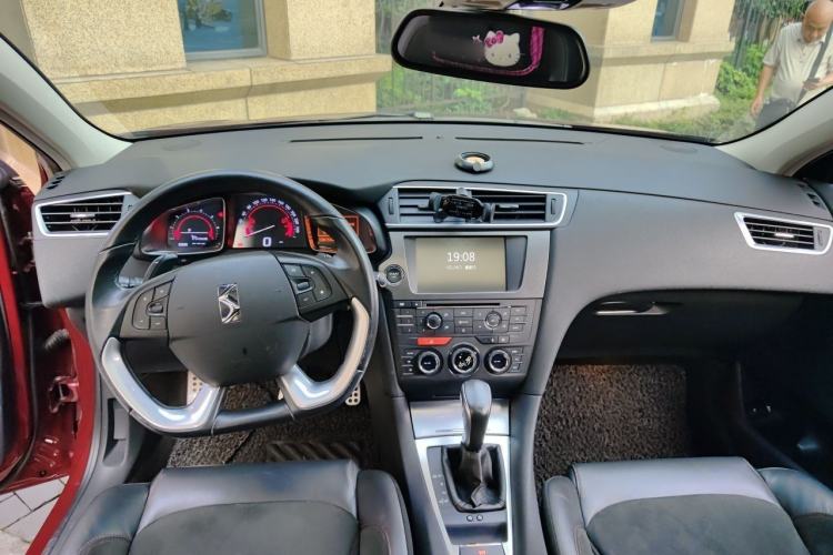 Used DS 4S 2016 1.6T Automatic Smart Enjoyment Tech Edition THP160 Interior 2