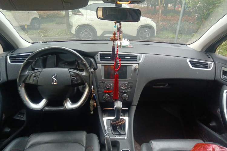 Used DS 4S 2016 1.6T Automatic Ruidong Version THP160 Interior 2