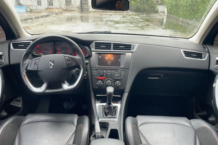 Used DS 4S 2016 1.6T Automatic Ruidong Version THP160 Interior 4