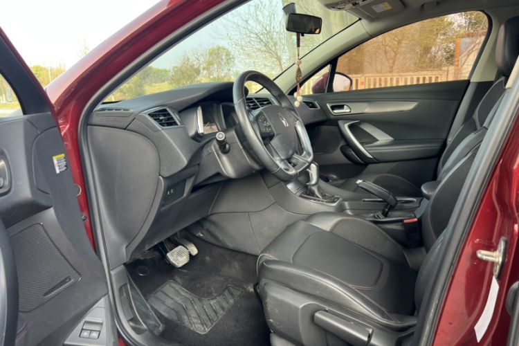 Used DS 4S 2016 1.6T Automatic Ruidong Version THP160 Interior 5