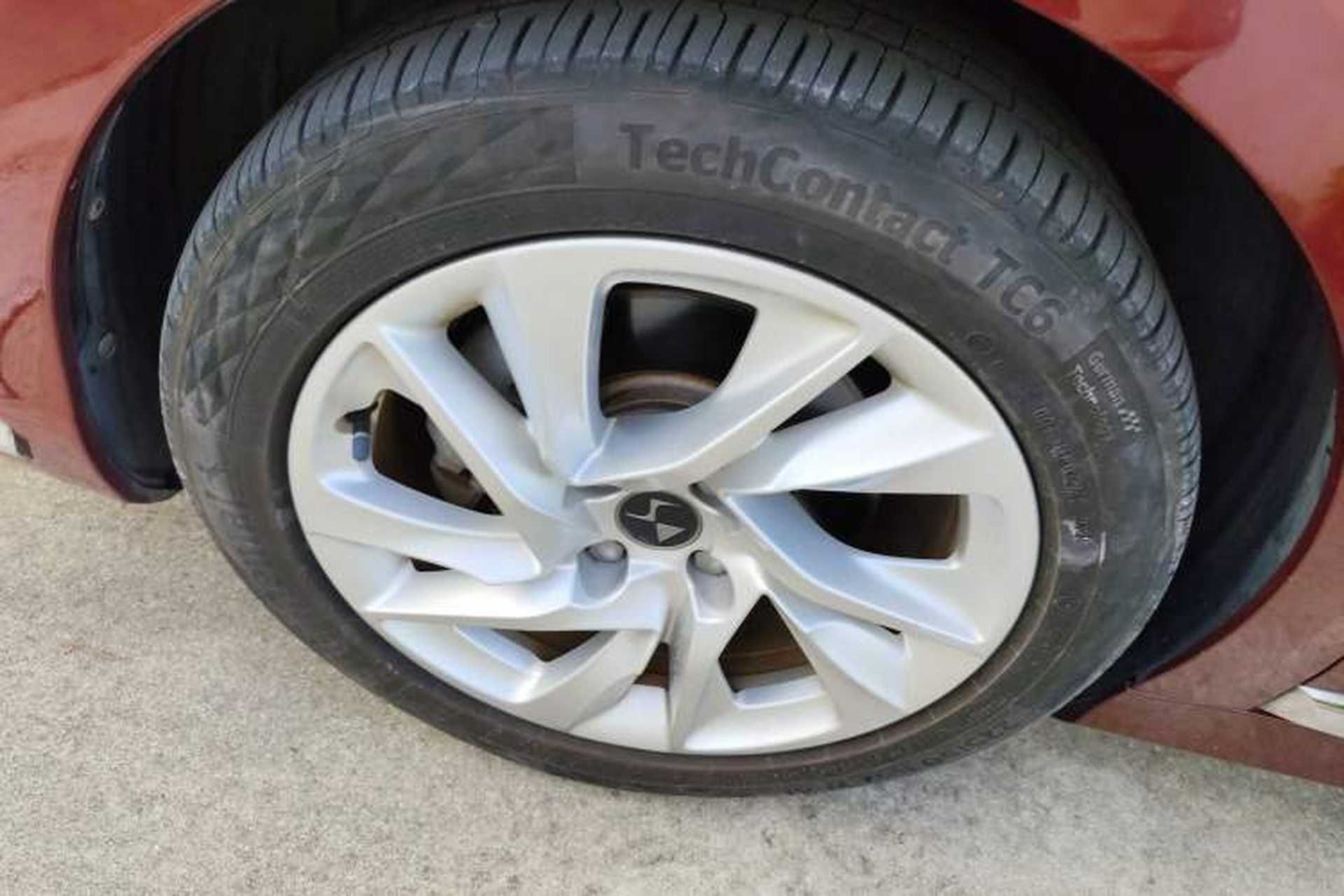 Used DS 4S 2016 1.6T Automatic Smart Edition THP160 Left Front Wheel Hub