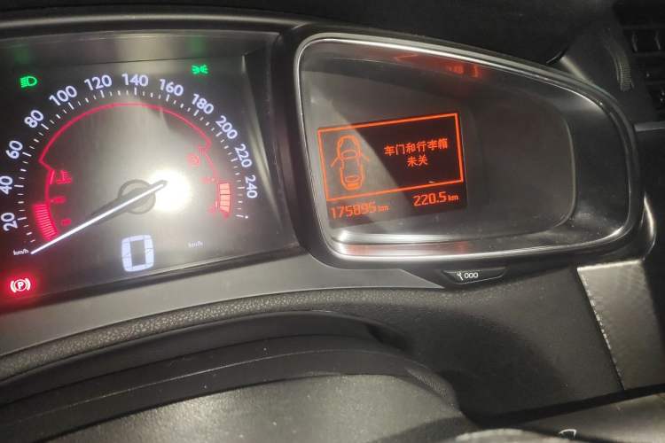 Used DS 4S 2016 1.6T Automatic Smart Edition THP160 Odometer Close Up
