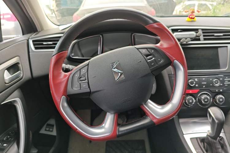 Used DS 4S 2016 1.6T Automatic Ruidong Version THP160 Steering Wheel