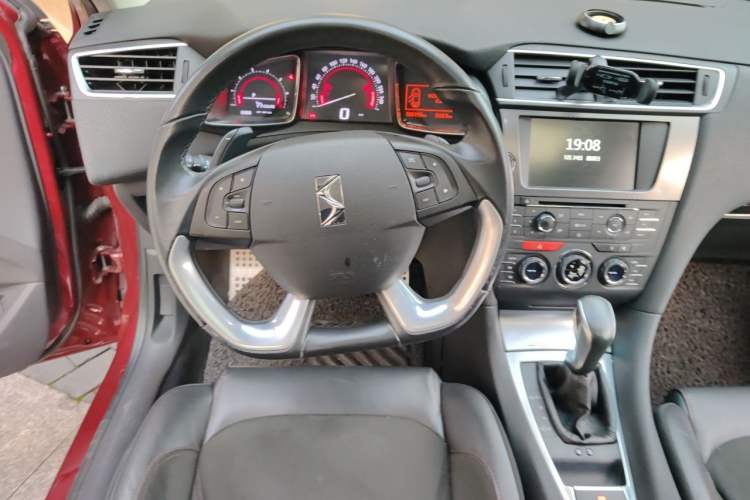 Used DS 4S 2016 1.6T Automatic Smart Enjoyment Tech Edition THP160 Steering Wheel