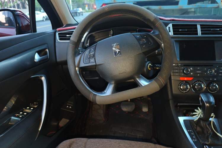 Used DS 4S 2016 1.6T Automatic Ruidong Version THP160 Steering Wheel