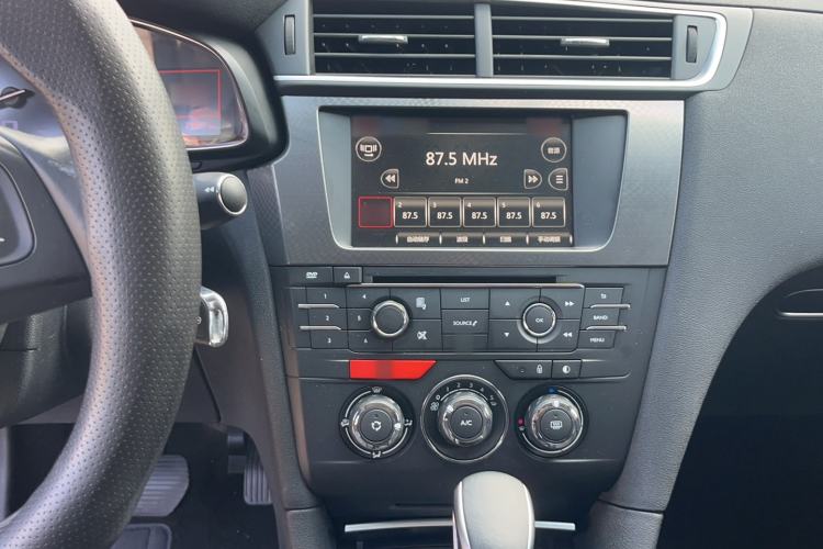 Used DS 4S 2016 1.6T Automatic Ruidong Version THP160 Audio And AC Panel