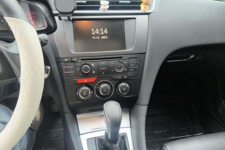 Used DS 4S 2016 1.6T Automatic Ruidong Version THP160 Audio And AC Panel