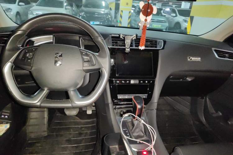 Used DS 4S 2016 1.6T Automatic Smart Edition THP160 Center Console