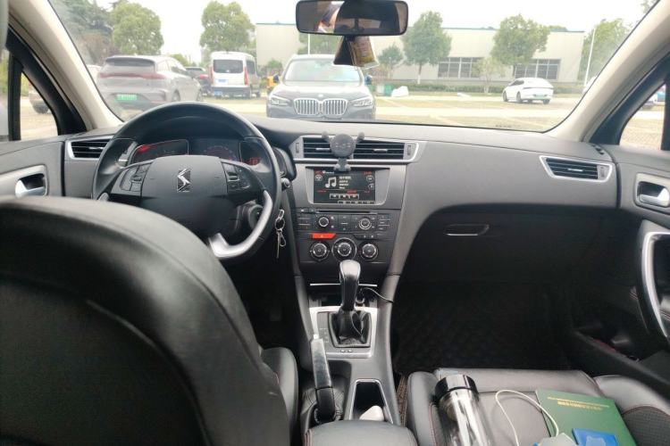 Used DS 4S 2016 1.6T Automatic Ruidong Version THP160 Center Console