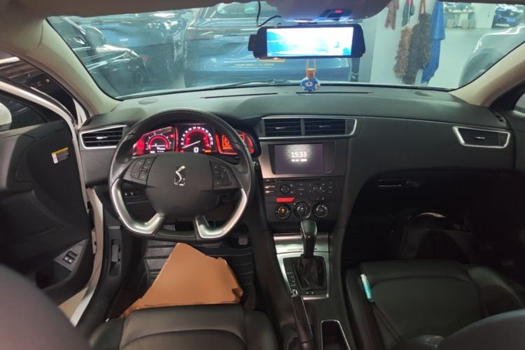 Used DS 4S 2016 1.2T Automatic Ruidong Version THP130 Center Console