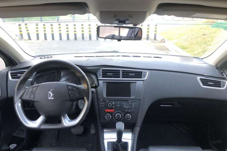 Used DS 4S 2016 1.2T Automatic Ruidong Version THP130 Center Console