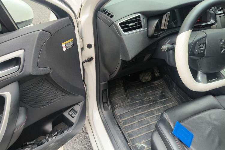 Used DS 4S 2016 1.6T Automatic Ruidong Version THP160 Driver Seat