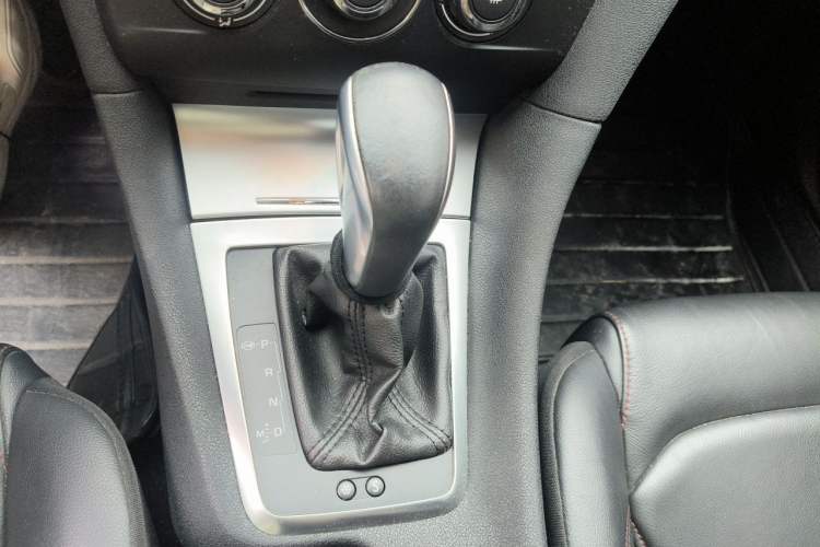 Used DS 4S 2016 1.6T Automatic Ruidong Version THP160 Gear Lever