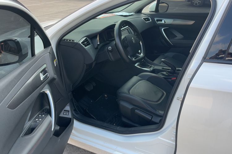 Used DS 4S 2016 1.6T Automatic Ruidong Version THP160 Interior 1