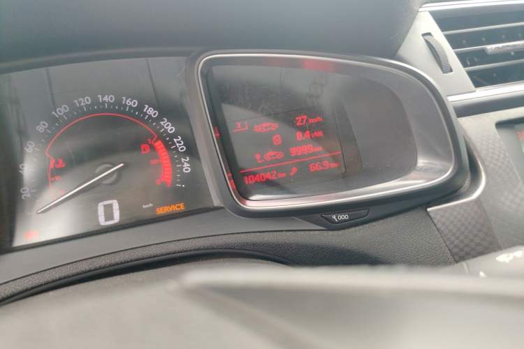 Used DS 4S 2016 1.6T Automatic Ruidong Version THP160 Odometer Close Up