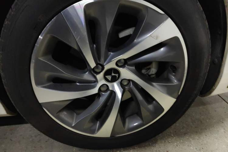 Used DS 4S 2016 1.6T Automatic Smart Edition THP160 Right Front Wheel Hub