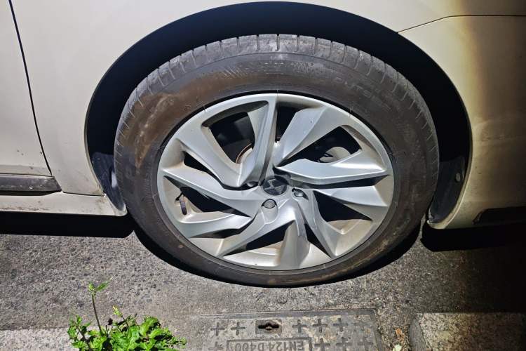 Used DS 4S 2016 1.6T Automatic Smart Edition THP160 Right Front Wheel Hub