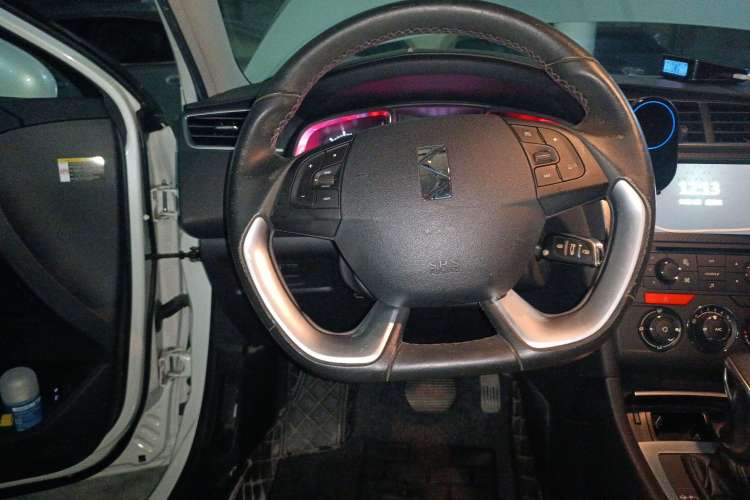 Used DS 4S 2016 1.2T Automatic Ruidong Version THP130 Steering Wheel