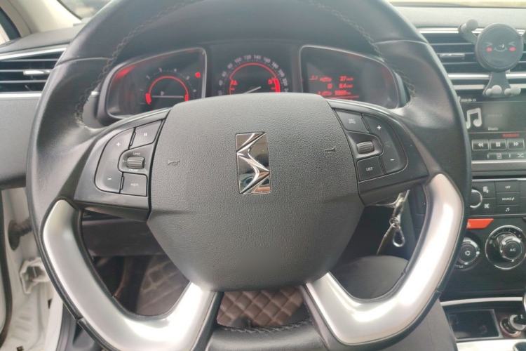 Used DS 4S 2016 1.6T Automatic Ruidong Version THP160 Steering Wheel