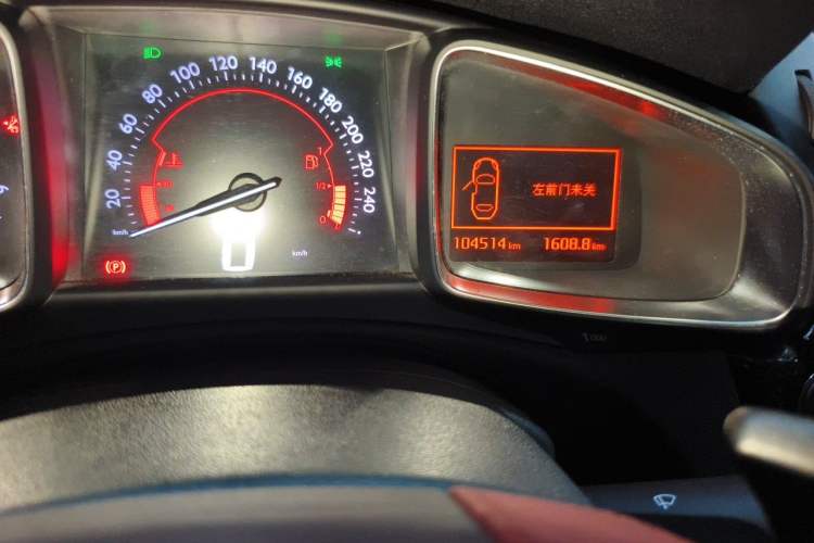 Used DS 4S 2018 30THP P-Line Sport Model Odometer Close Up