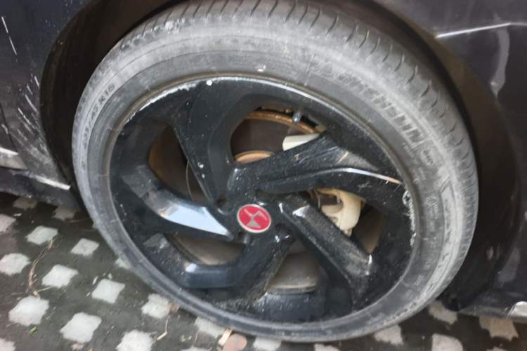 Used DS 4S 2018 30THP P-Line Sport Model Right Front Wheel Hub