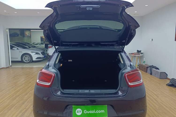 Used DS 4S 2018 30THP Dynamic Edition Trunk