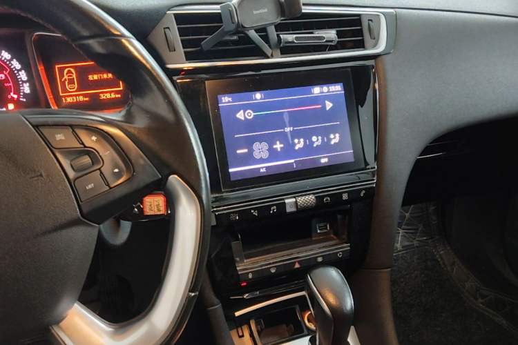 Used DS 4S 2018 30THP Enjoyment Model Audio And AC Panel