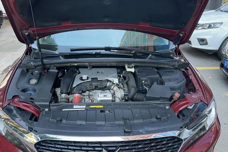 Used DS 4S 2018 30THP P-Line Sport Model Engine Bay