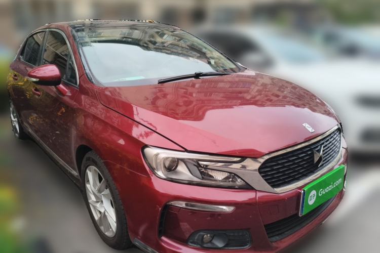 Used DS 4S 2018 30THP Enjoyment Model Front Right 45 Deg