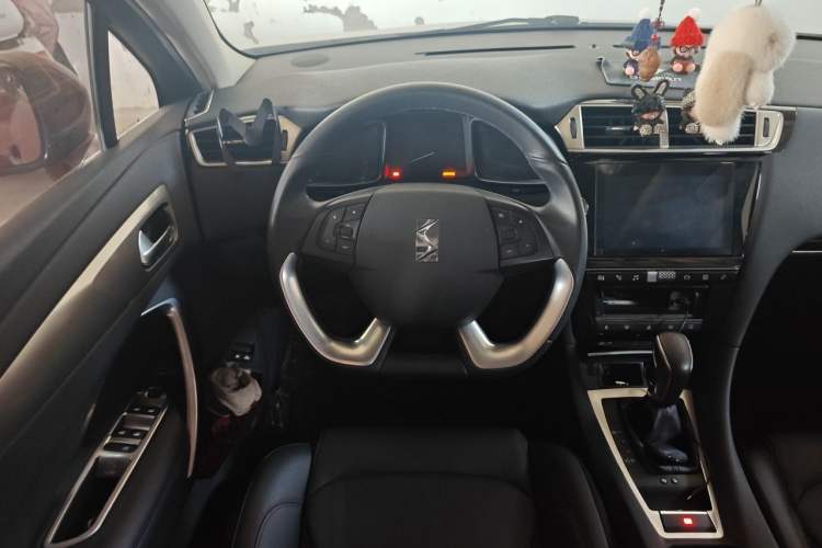 Used DS 4S 2018 30THP Dynamic Edition Steering Wheel