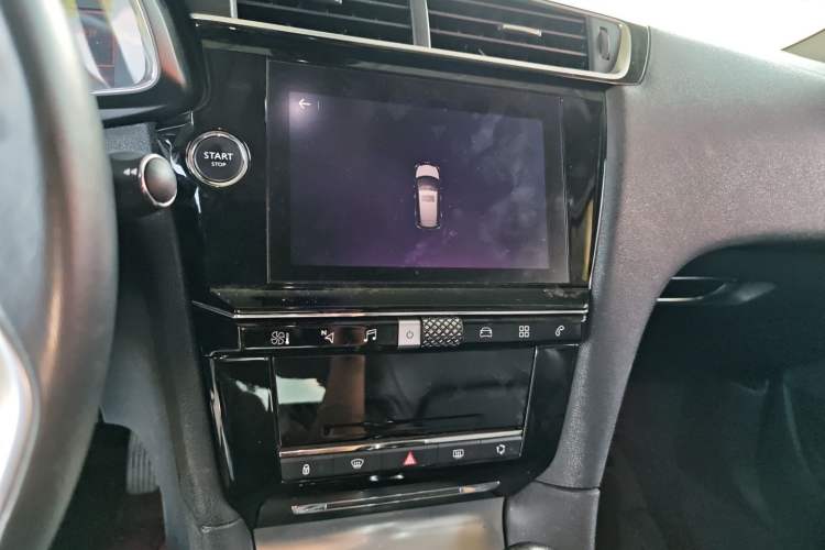 Used DS 4S 2018 30THP Dynamic Edition Audio And AC Panel