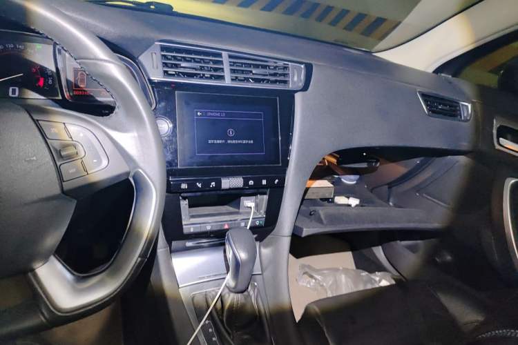 Used DS 4S 2018 30THP Dynamic Edition Audio And AC Panel