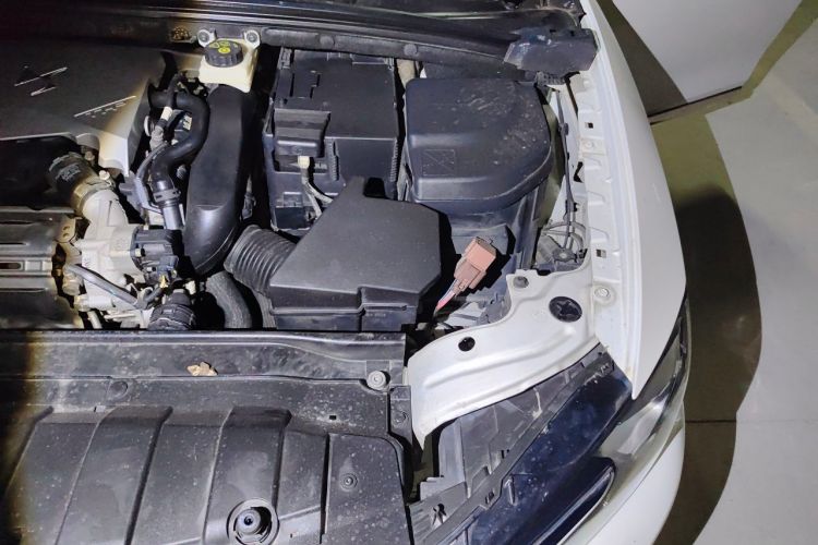 Used DS 4S 2018 30THP Dynamic Edition Engine Bay Left