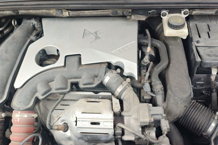 Used DS 4S 2018 30THP P-Line Sport Model Engine Bay