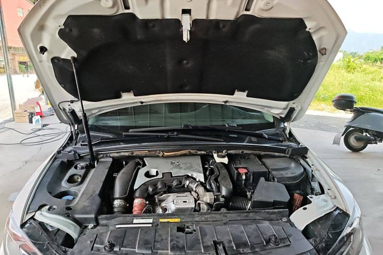 Used DS 4S 2018 30THP Dynamic Edition Engine Bay