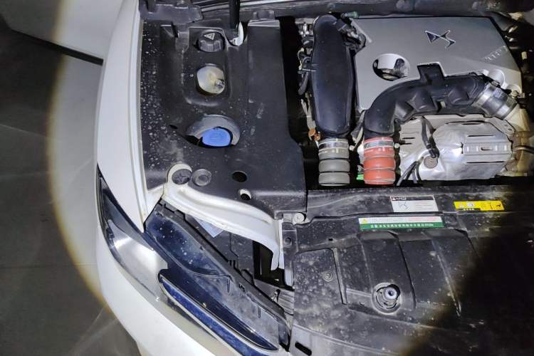 Used DS 4S 2018 30THP Dynamic Edition Engine Bay Right