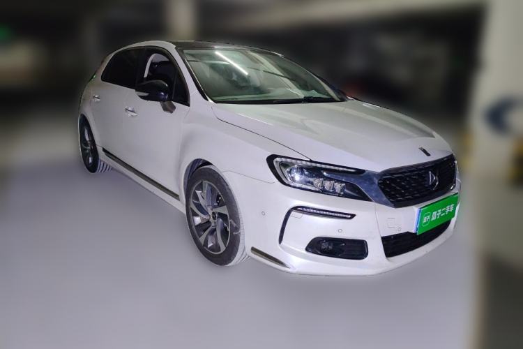 Used DS 4S 2018 30THP Dynamic Edition Front Right 45 Deg