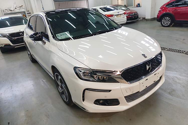 Used DS 4S 2018 30THP Dynamic Edition Front Right 45 Deg