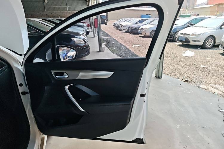 Used DS 4S 2018 30THP Dynamic Edition Interior 2