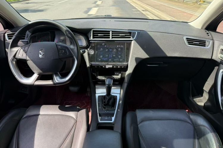 Used DS 4S 2018 30THP Dynamic Edition Interior 7