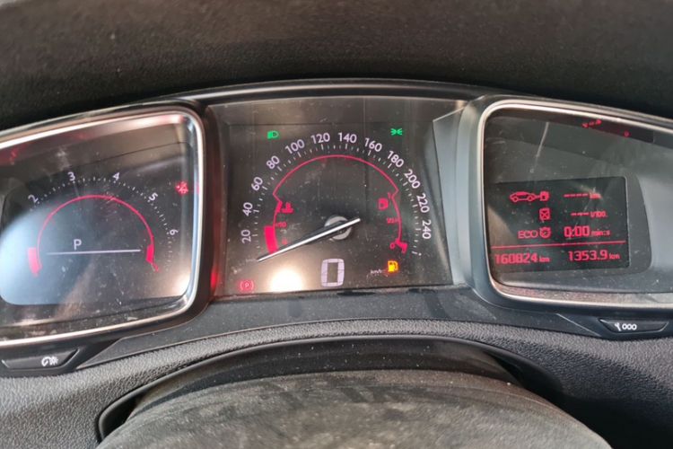 Used DS 4S 2018 30THP Dynamic Edition Odometer Close Up