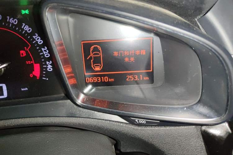 Used DS 4S 2018 30THP Dynamic Edition Odometer Close Up
