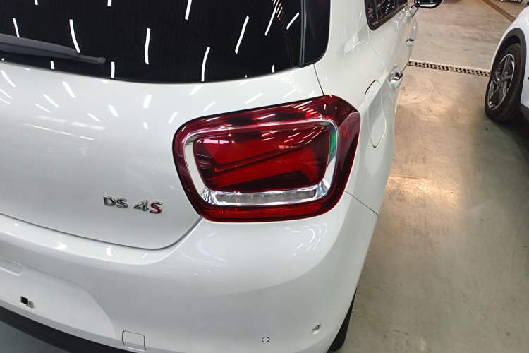 Used DS 4S 2018 30THP Dynamic Edition Right Rear Taillight