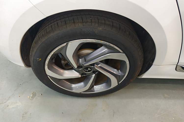 Used DS 4S 2018 30THP Dynamic Edition Right Rear Wheel Hub
