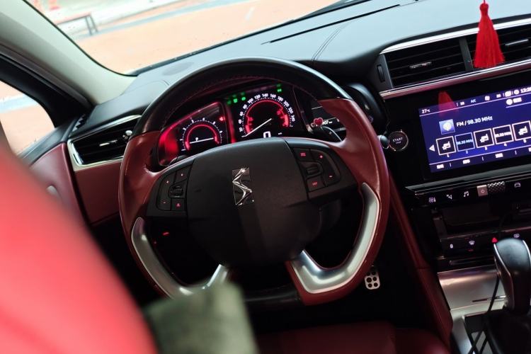 Used DS 4S 2018 30THP P-Line Sport Model Steering Wheel