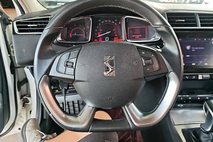 Used DS 4S 2018 30THP Dynamic Edition Steering Wheel