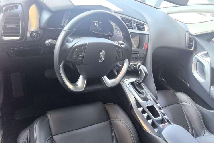 Used DS 5 2014 1.6T Luxury Edition THP160 Interior 3
