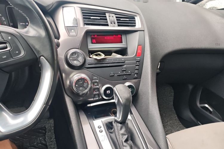 Used DS 5 2012 1.6T Elegant Edition Audio And AC Panel