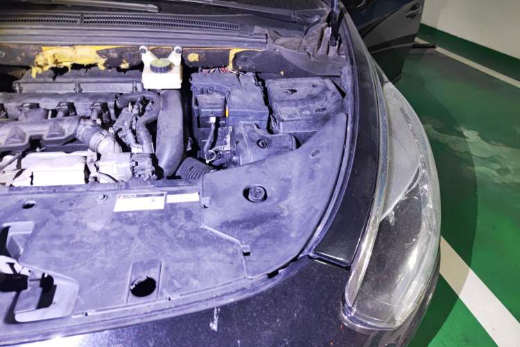 Used DS 5 2012 1.6T Prestige Edition Engine Bay Left